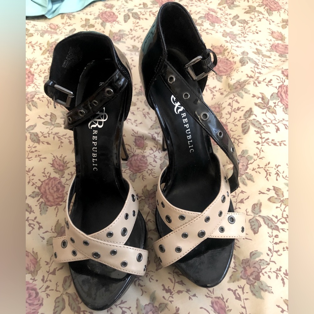 Rock & Republic black and dusty pink nude heels